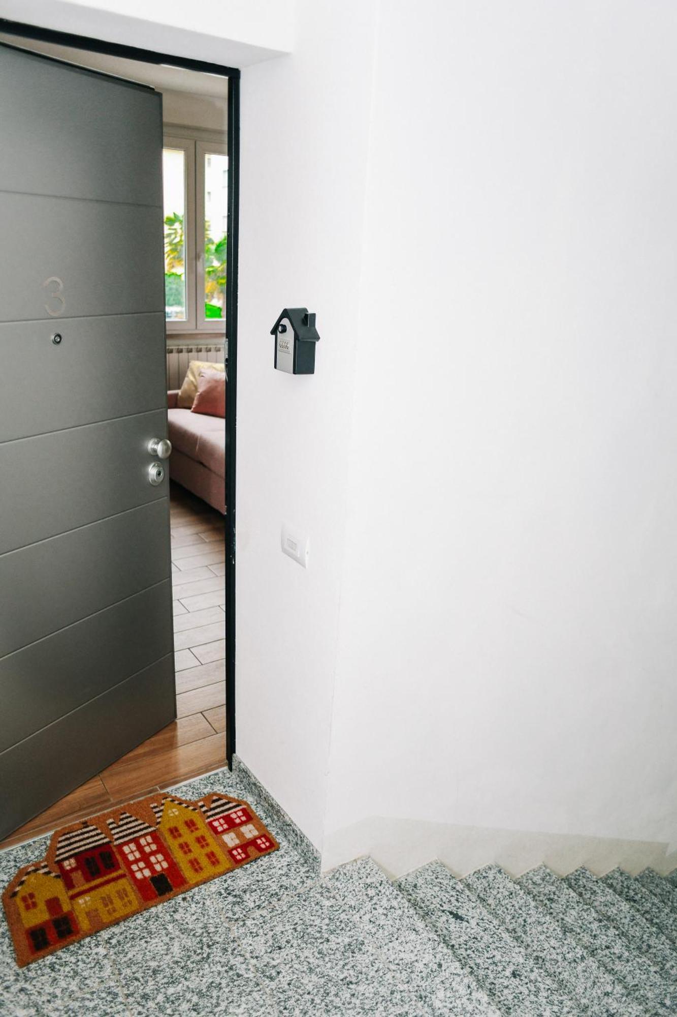 Lora Diamond Suite ,Free Parking, Self Check In,3 كومو المظهر الخارجي الصورة