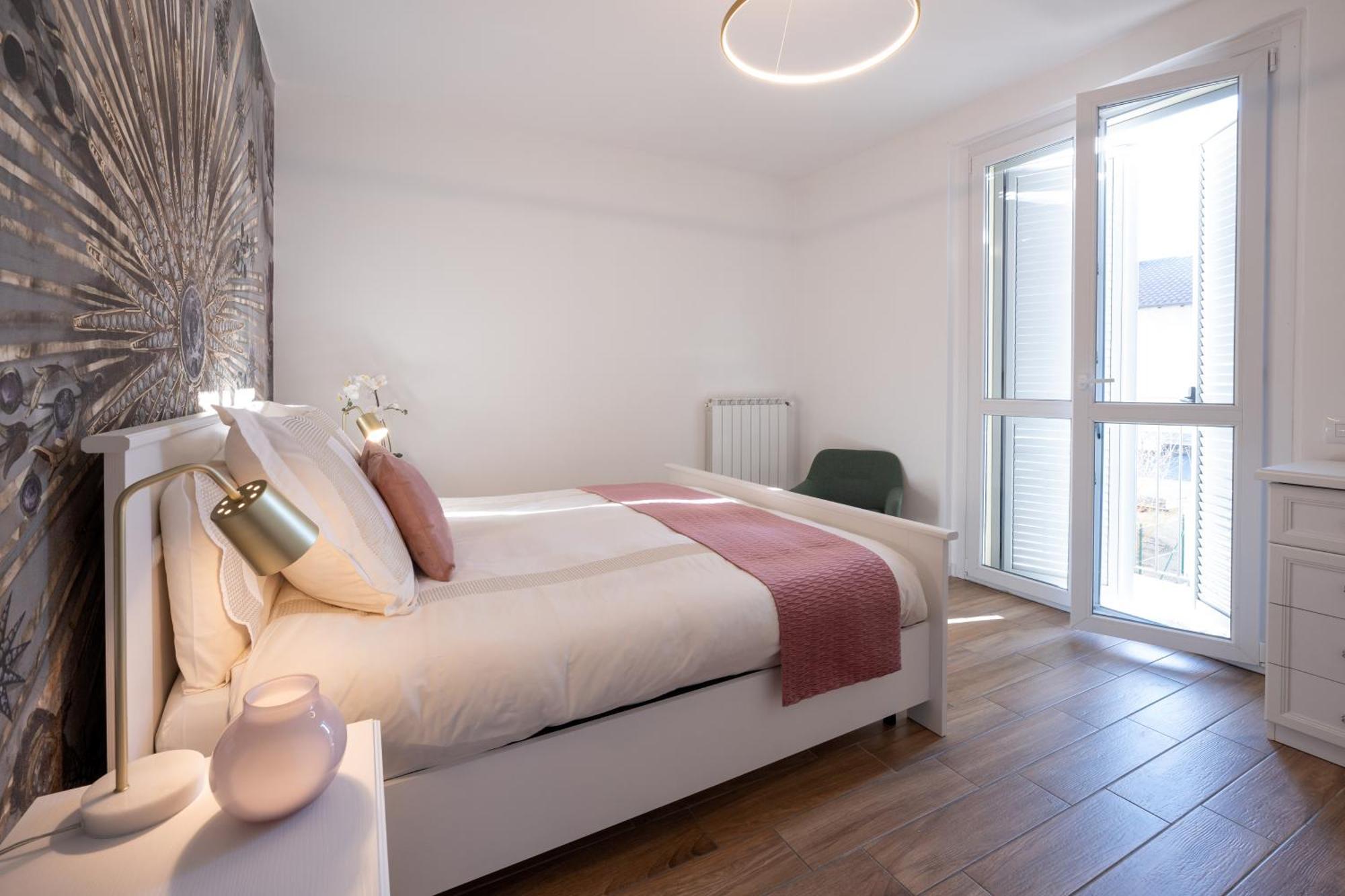 Lora Diamond Suite ,Free Parking, Self Check In,3 كومو المظهر الخارجي الصورة