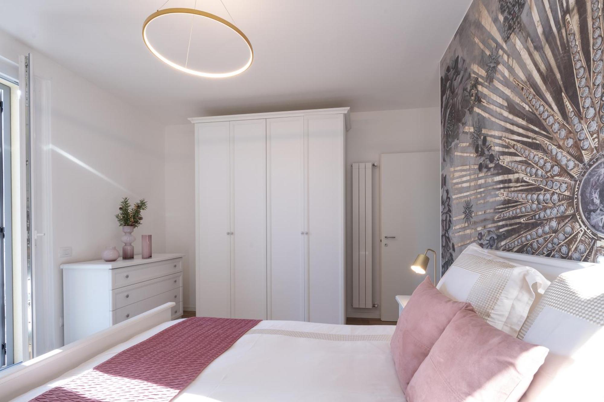 Lora Diamond Suite ,Free Parking, Self Check In,3 كومو المظهر الخارجي الصورة